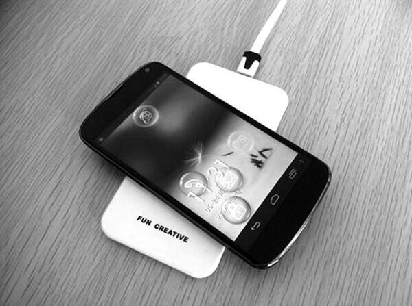 无线充电器太LOW了，我还是选择PD快充吧