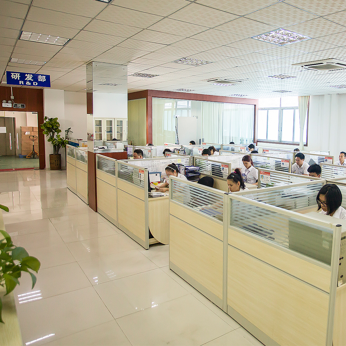 电源适配器|的开关芯片如何选择——飞天鹰