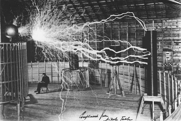 电源适配器厂家：从钻木取火，到户外电源，人们对能源利用的改变