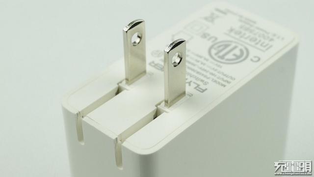 飞天鹰45W PD电源适配器拆解报告：做工精细，用料扎实！