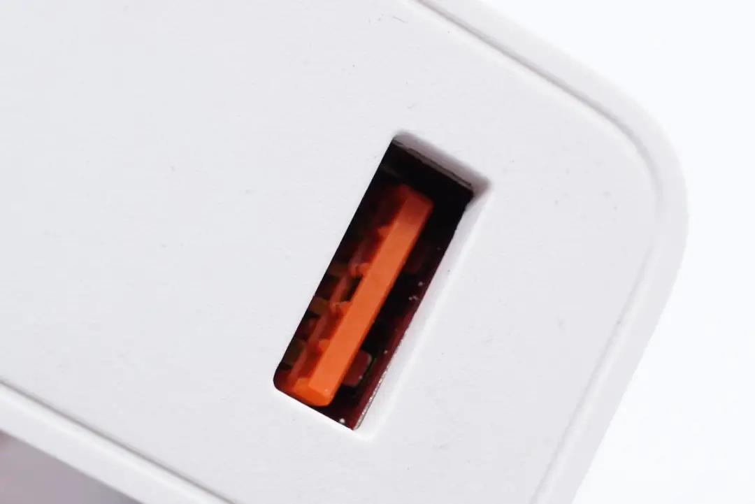 电源适配器外壳都有哪些材质——FLYPOWER